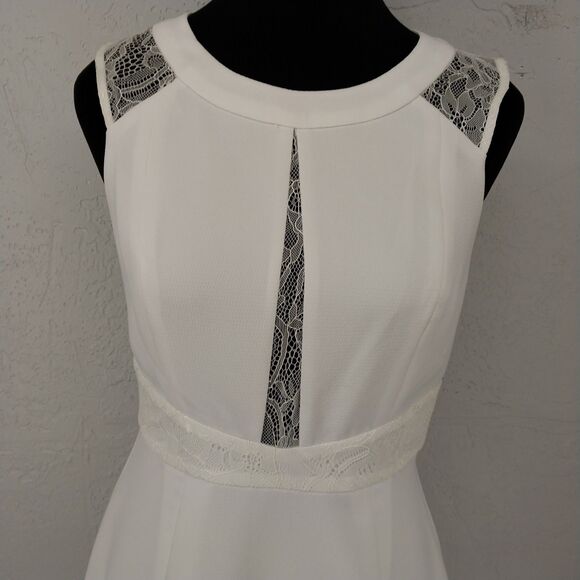 BCBGeneration White Lace Skater Deep V Plunge Cut Out Mini Dress Size 4 - Picture 2 of 9